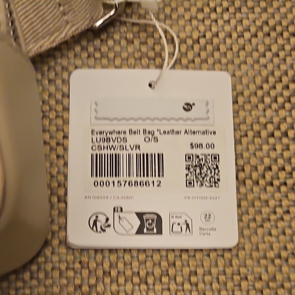 New With TAG)Lululemon Beige Crossbody Bag Cashew And Silver - Picture 4 of 4